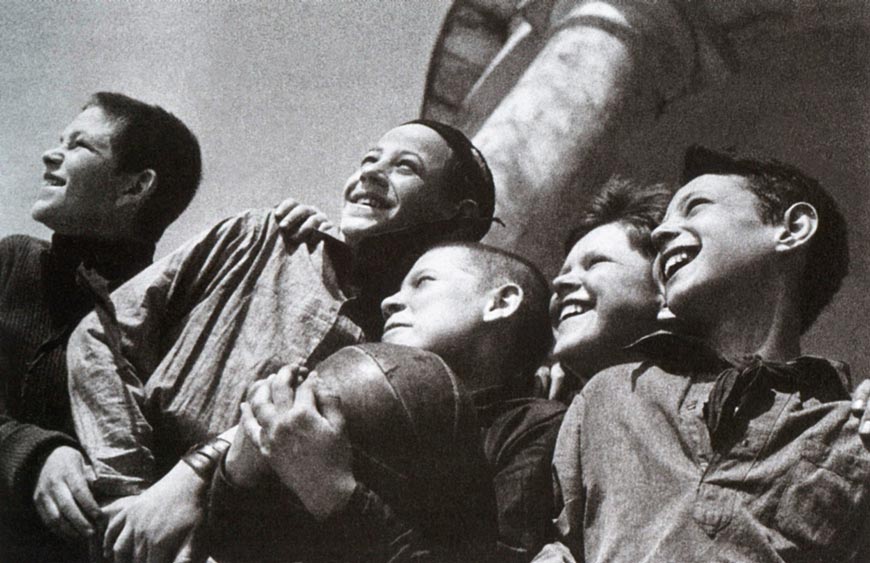 Юные футболисты (Young footballers), 1936