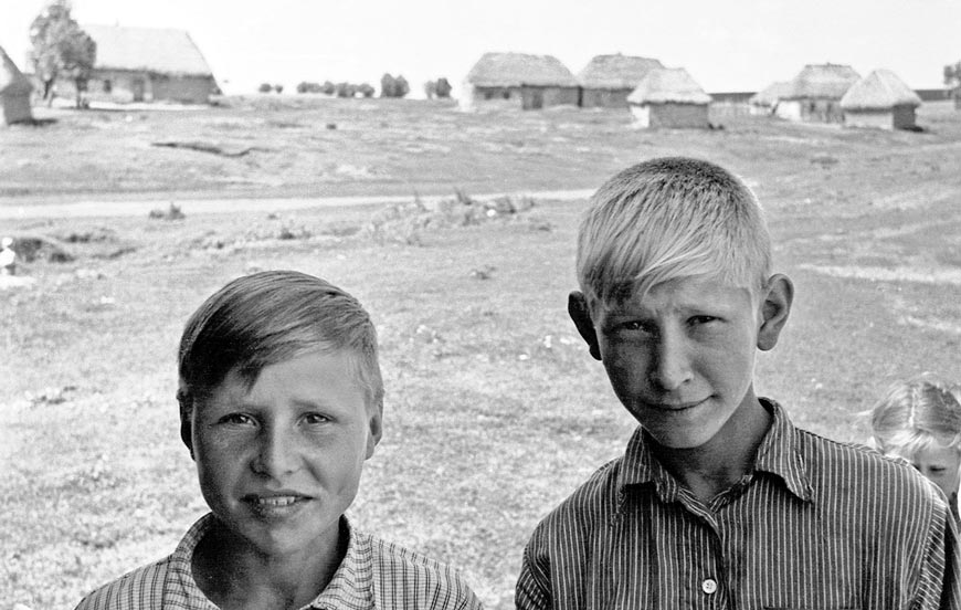 Обитатели села Березняги. Мальчишки (Dwellers of the village of Bereznyagi. Boys), август 1953