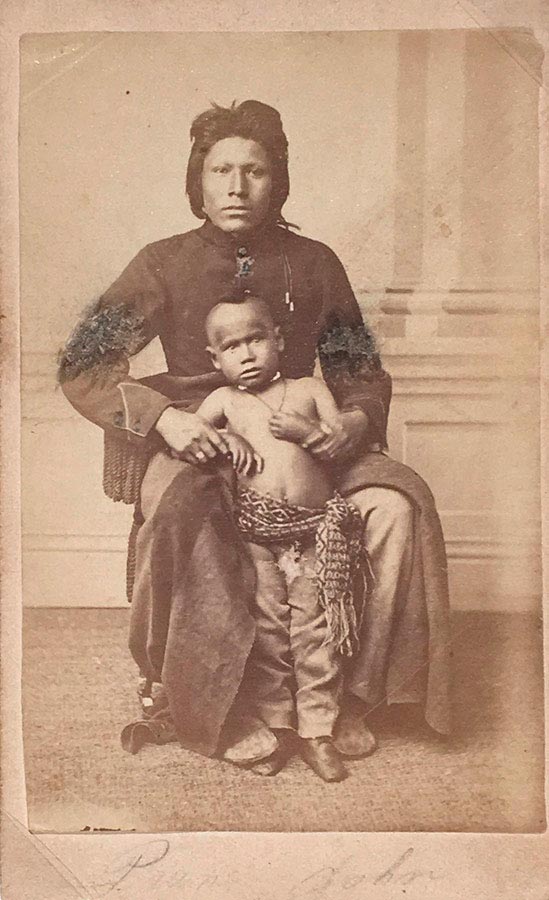 Pawnee John / with young boy (Индеец-пауни Джон / с мальчиком), 1865-1868