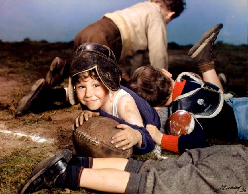 Boys plaing football (Мальчишки, играющие в американский футбол), c.1936