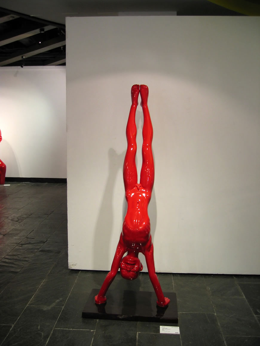 Handstand (Стойка на руках), 2006