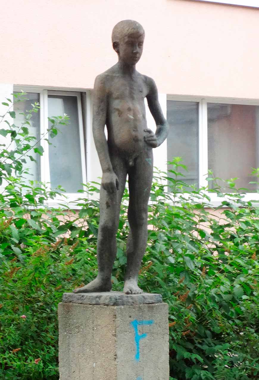 Stehender Jüngling (Стоящий мальчик), 1975