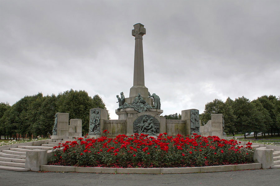 War Memorial (Мемориал погибшим в Первую Мировую Войну), 1916-1921