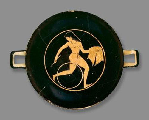 A boy carrying a plate of food and rolling a hoop (Мальчик, несущий тарелку с едой и катящий обруч), c.500 B.C.