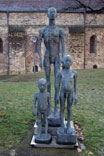 Standing and resting group (Стоящая и отдыхающая группа), 1979 - 1985