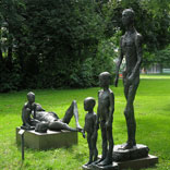 Standing and resting group (Стоящая и отдыхающая группа), 1979 - 1985 Lutzowplatz, Tiergarten, Berlin, Germany