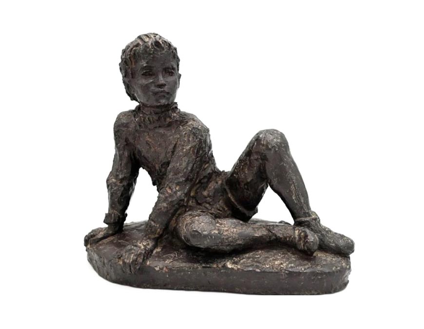 Boy sitting (Сидящий мальчик)