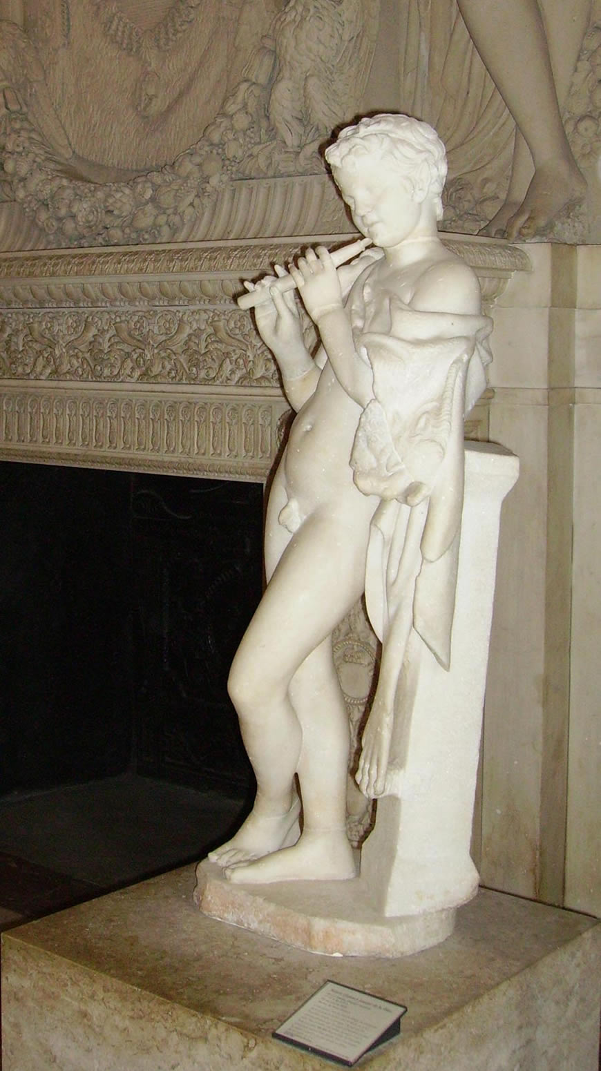 Young satyr playing the flute (Юный сатир, играющий на флейте), I-II A.D.