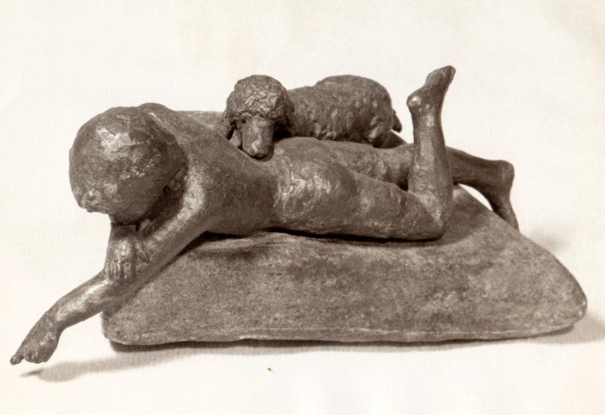 Boy lying with poodle (Мальчик, лежащий с пуделем)