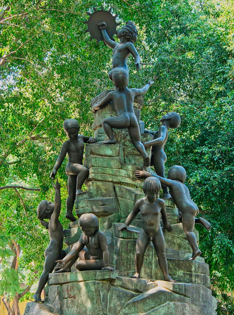 Monumento por la Paz (Монумент Мира), 1990