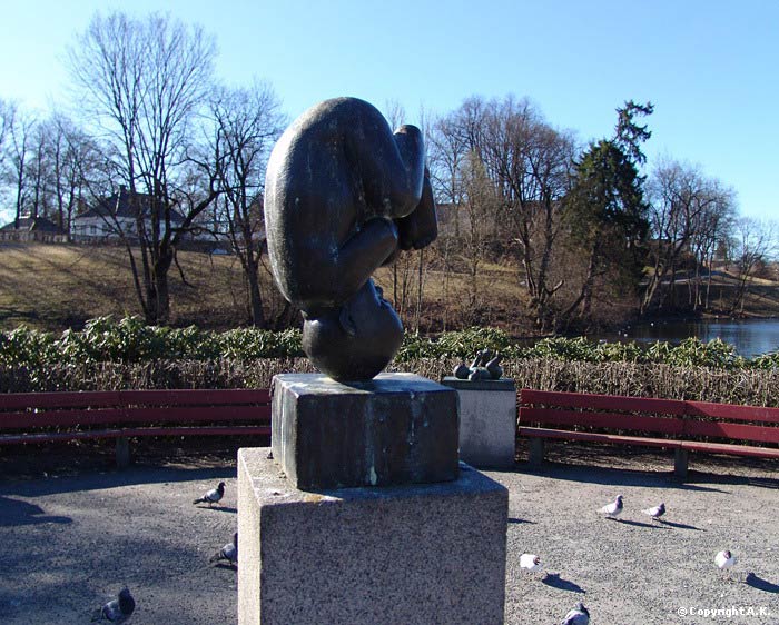 A child standing on all fours (Мальчик, стоящий на голове), 1925-1933