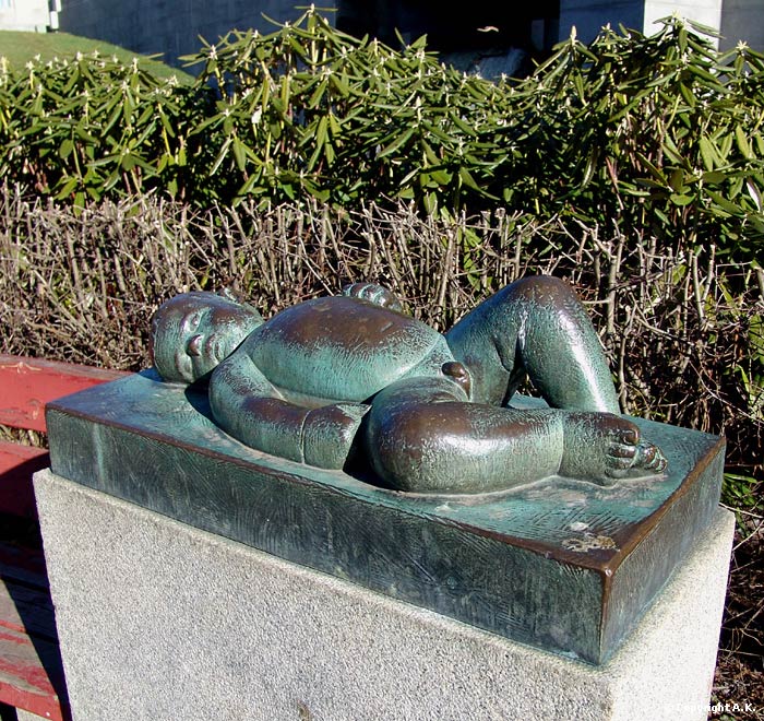 A child lying (Лежащий мальчик), 1925-1933