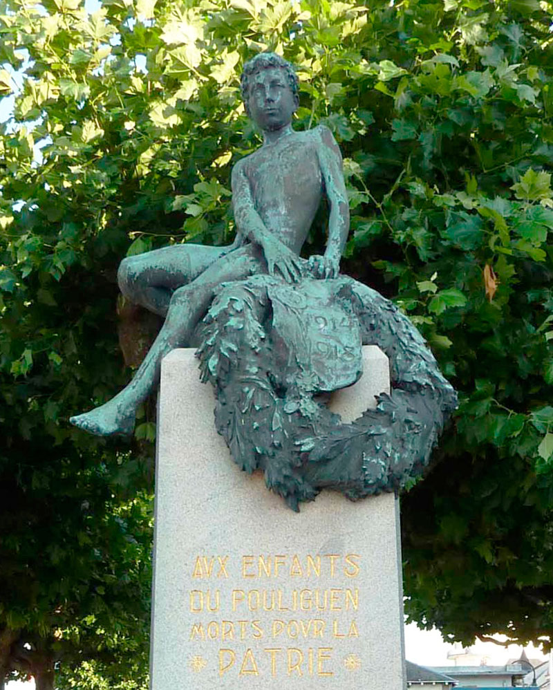 Monument aux morts et commémoratifs (Монумент погибшим в Первой Мировой войне), 1920s