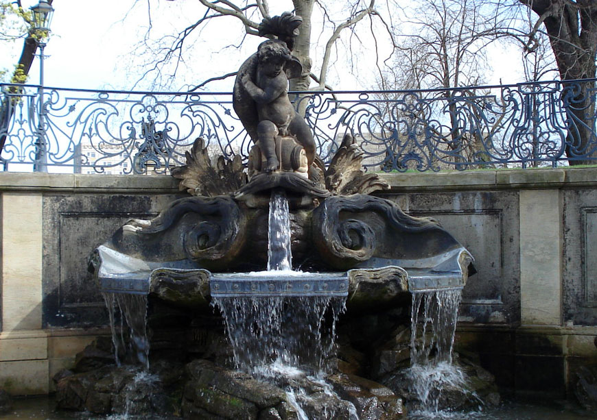 Delphinbrunnen (Фонтан дельфинов), 1750