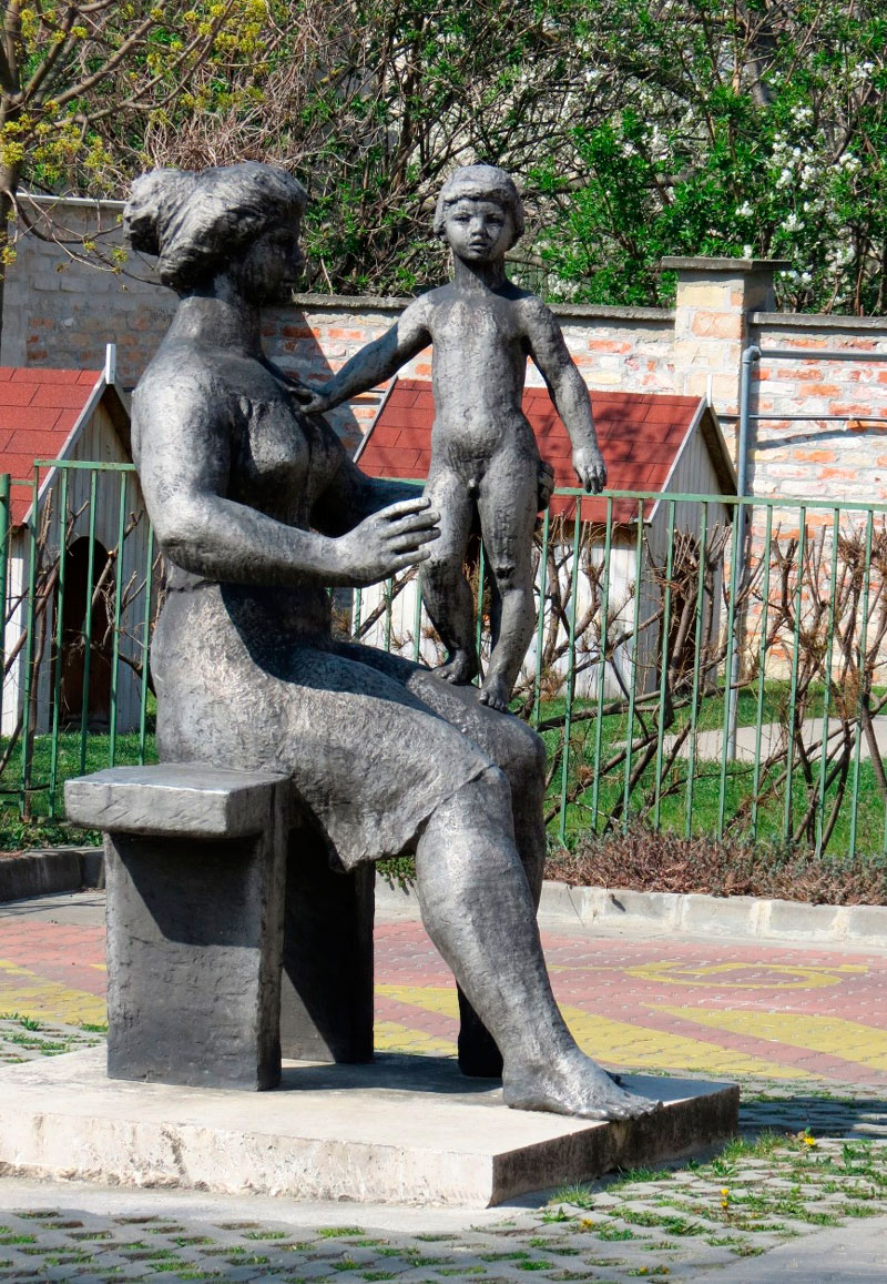 Anya gyermekével (Мать и дитя), 1966/2008