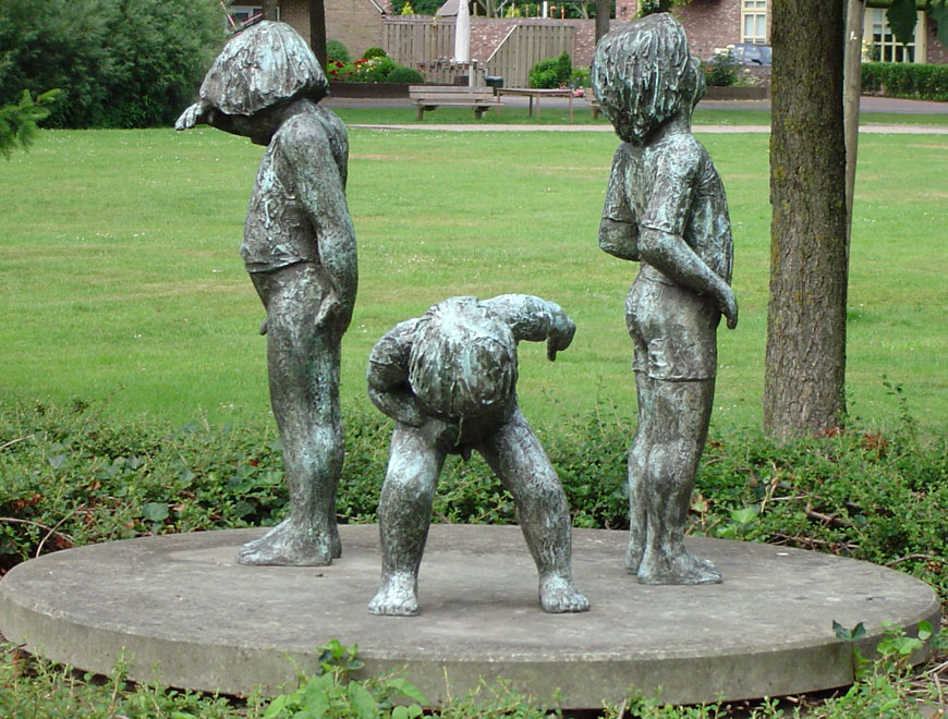 Enfants à la découverte (Детишки, совершающие открытия), 1995