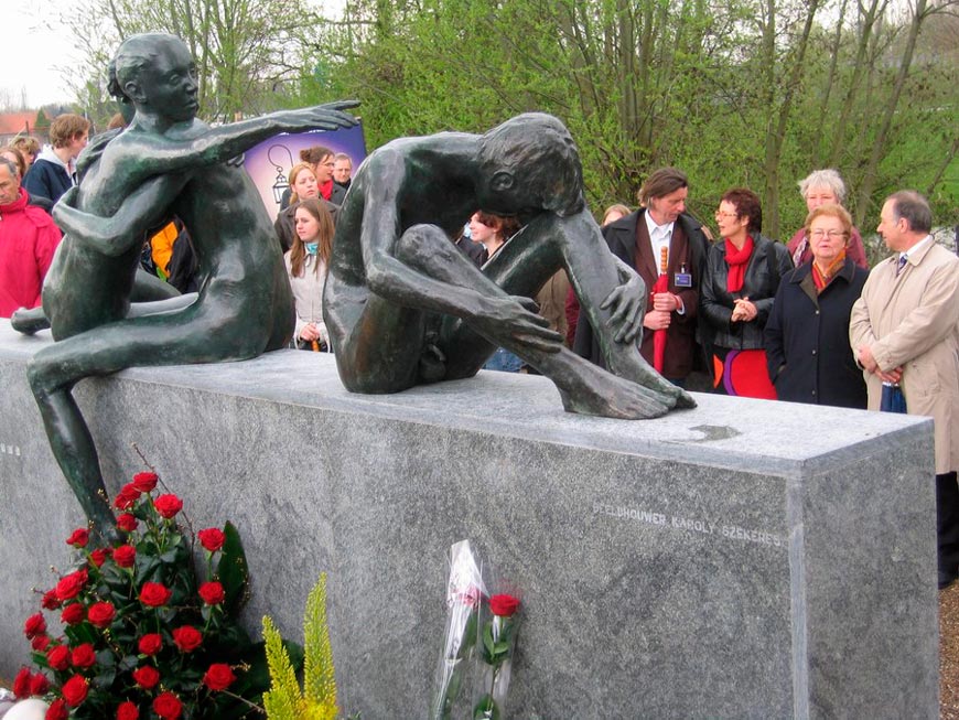 Monument voor Jonge Verkeersslachtoffers (Памятник юным жертвам дорожного движения), 2005