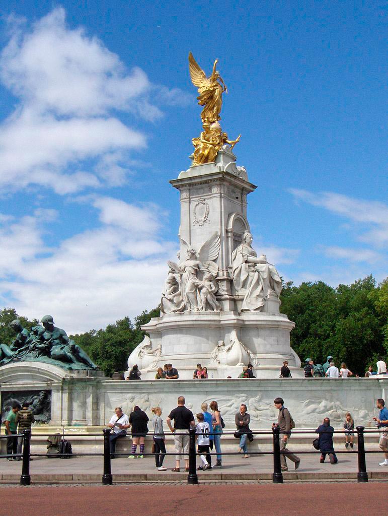 The Victoria Memorial (Памятник королеве Виктории), 1911