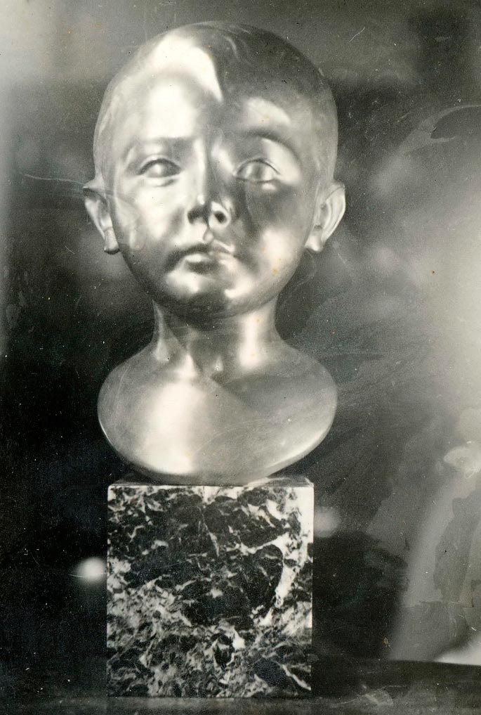 Bust of my Uncle as a boy (Бюст моего дяди в детстве), 1927