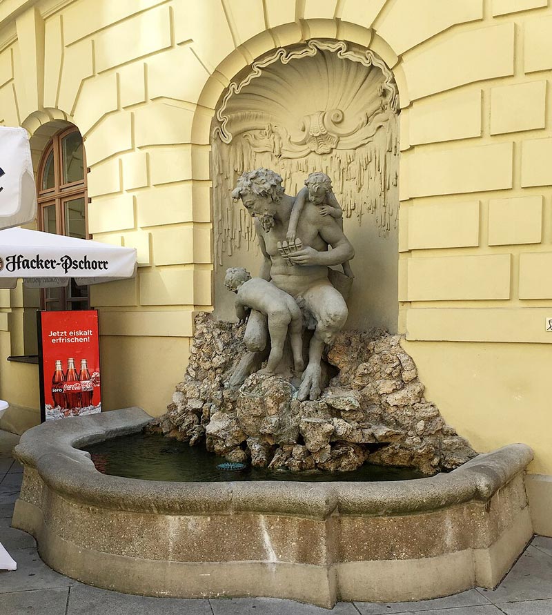 Faun-Brunnen (Фонтан Фавна), 1896
