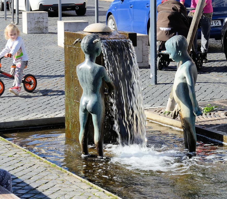 Mühlsteinbrunnen (Фонтан мельничного камня), restored/восстановлен 2016