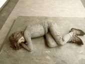 Лежащий мальчик, Хенрик