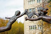 Играющие дети / Счастливое детство / «Отдай шорты!» (Playing children/ Happy childhood / «Give me the my shorts!»), 1980-1981