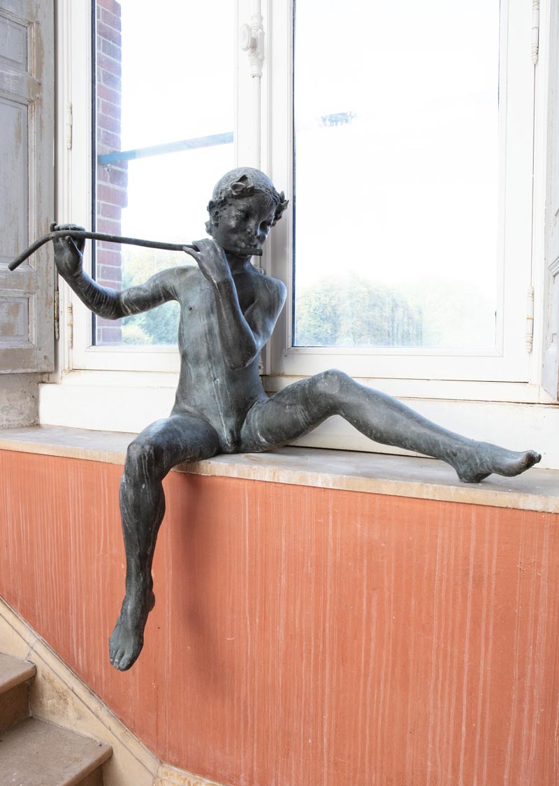 Young Faun plaing his flute (Юный фавн, играющий на своей флейте)