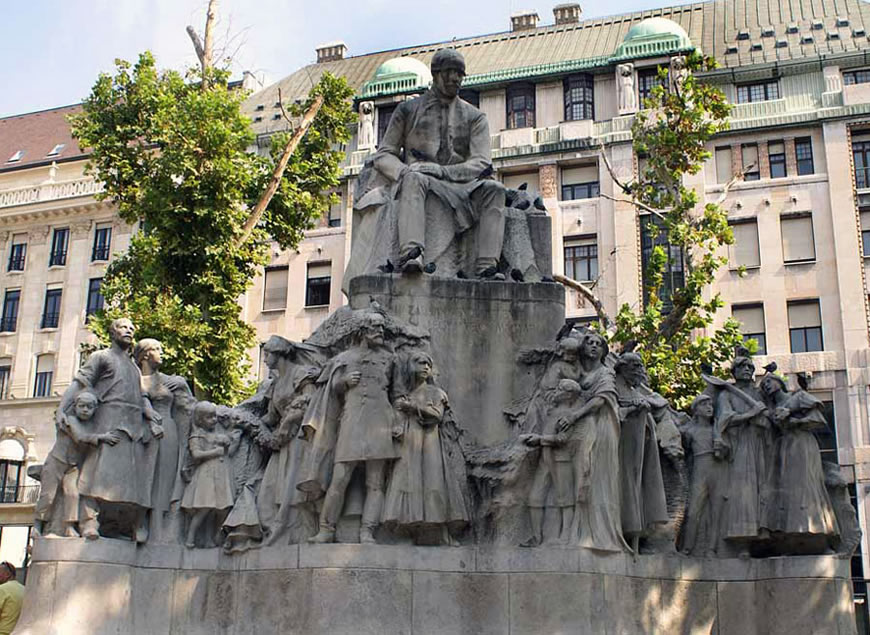 Monument of Poet Vorosmarty (Монумент поэту Михали Воросмарти), 1902-1904