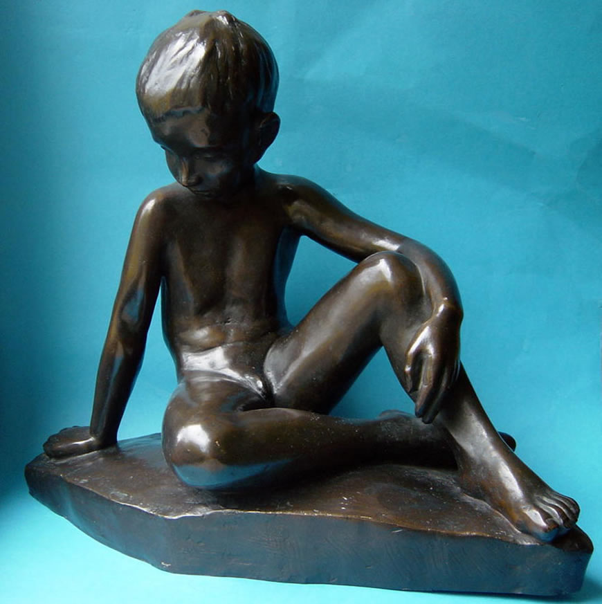 Sitting Nude Boy (Сидящий голый мальчик)