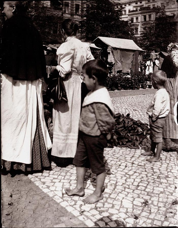 Frauen auf dem Markt (Женщины на рынке), c.1900